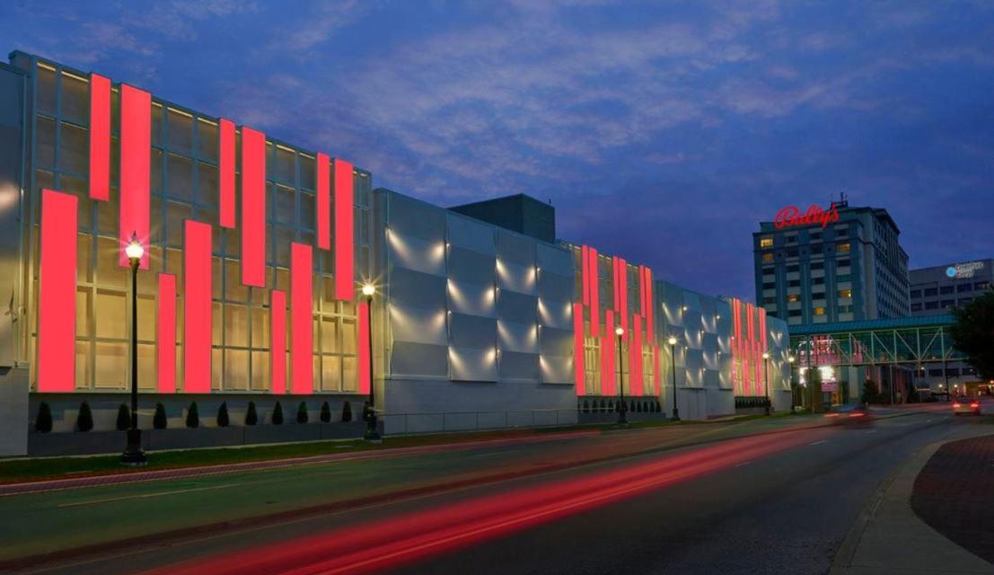 Bally'S Evansville Casino & Hotel Exteriör bild