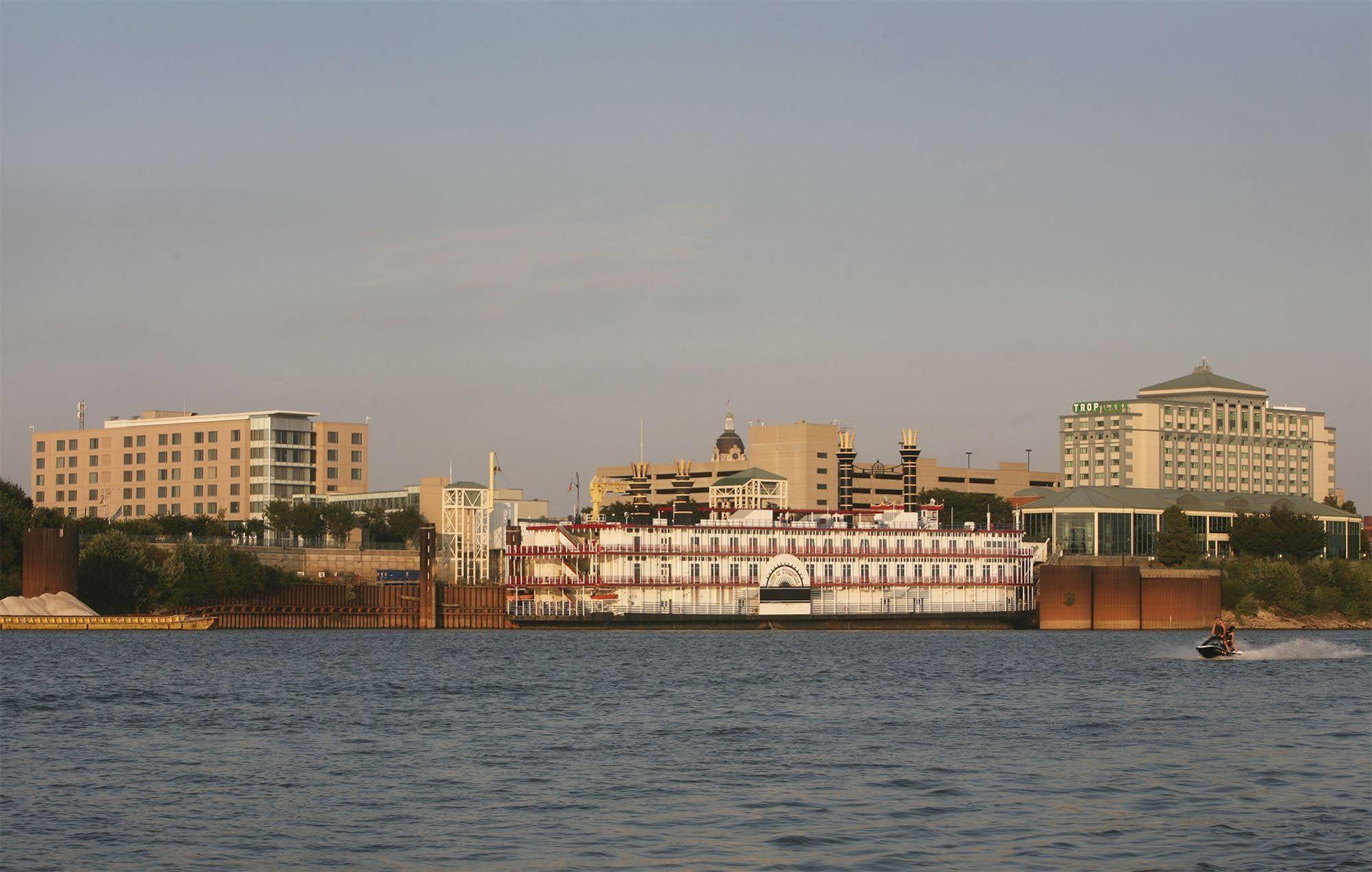 Bally'S Evansville Casino & Hotel Exteriör bild